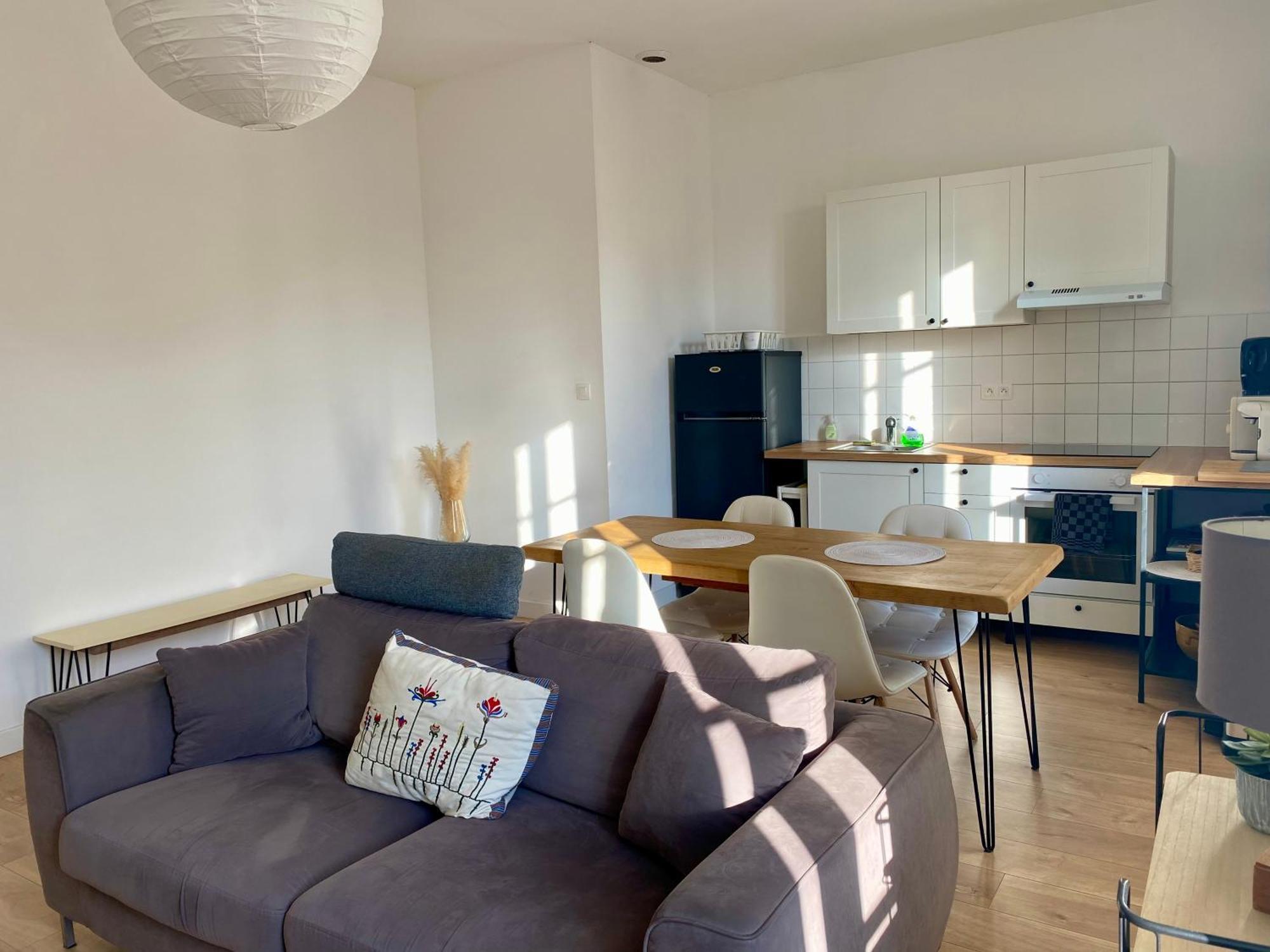 Apartment T2 De 48m2 A 300m Du Centre *